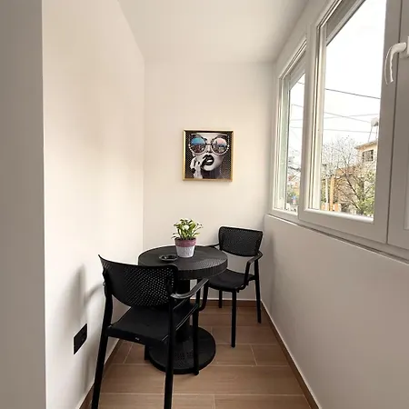 Azeo Apartment *